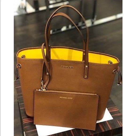 ✨HOST PICK!✨ Michael Kors 2 Piece Set- NWT - Picture 2 of 8